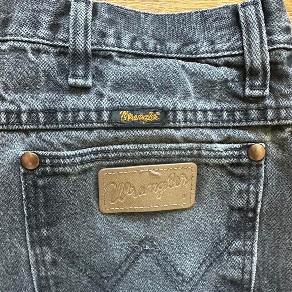 Vintage Wrangler Black Denim Shorts - Picture 2 of 3